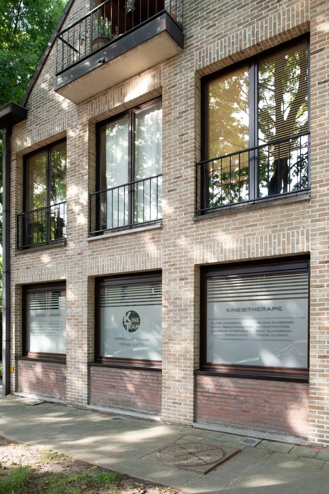 Voorgevel van de praktijk van Kineteam